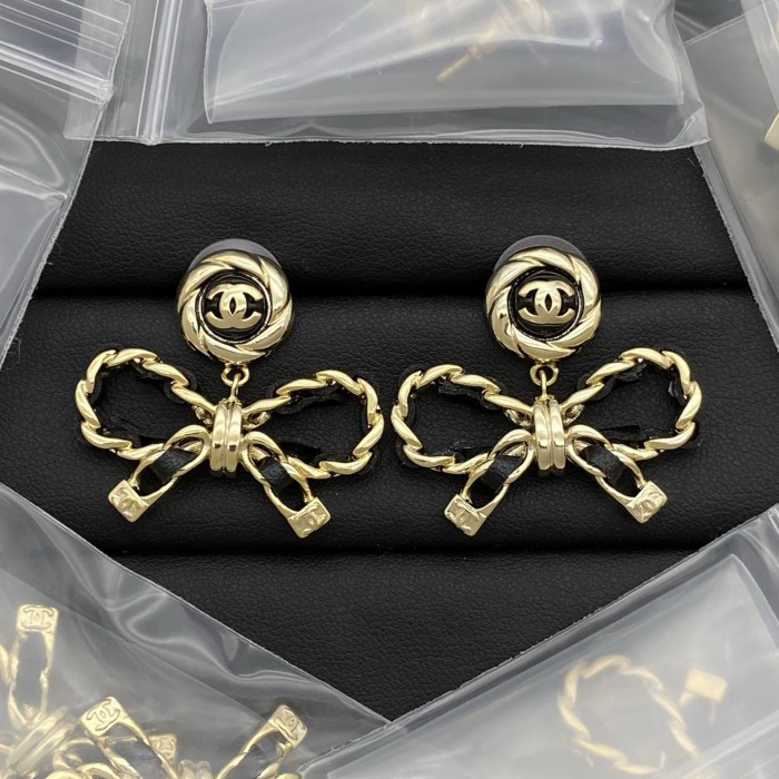 Stud earrings LP131
