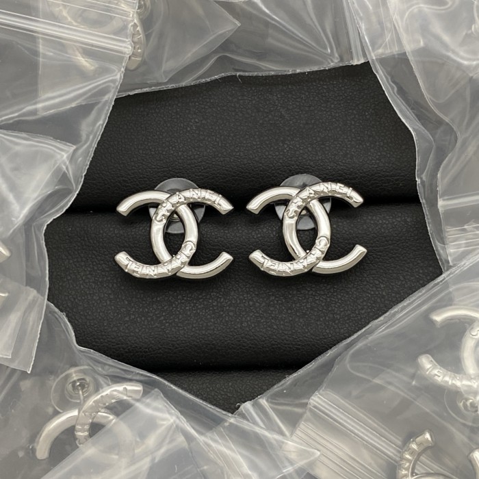 Stud earrings LP197