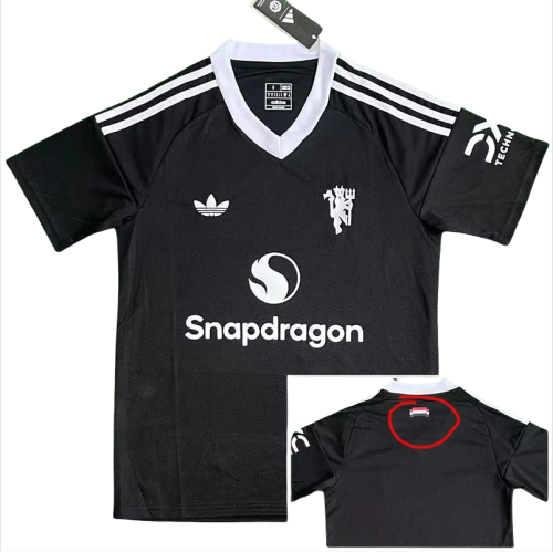 24-25 Man Utd Black Goalkeeper Fans Soccer Jersey