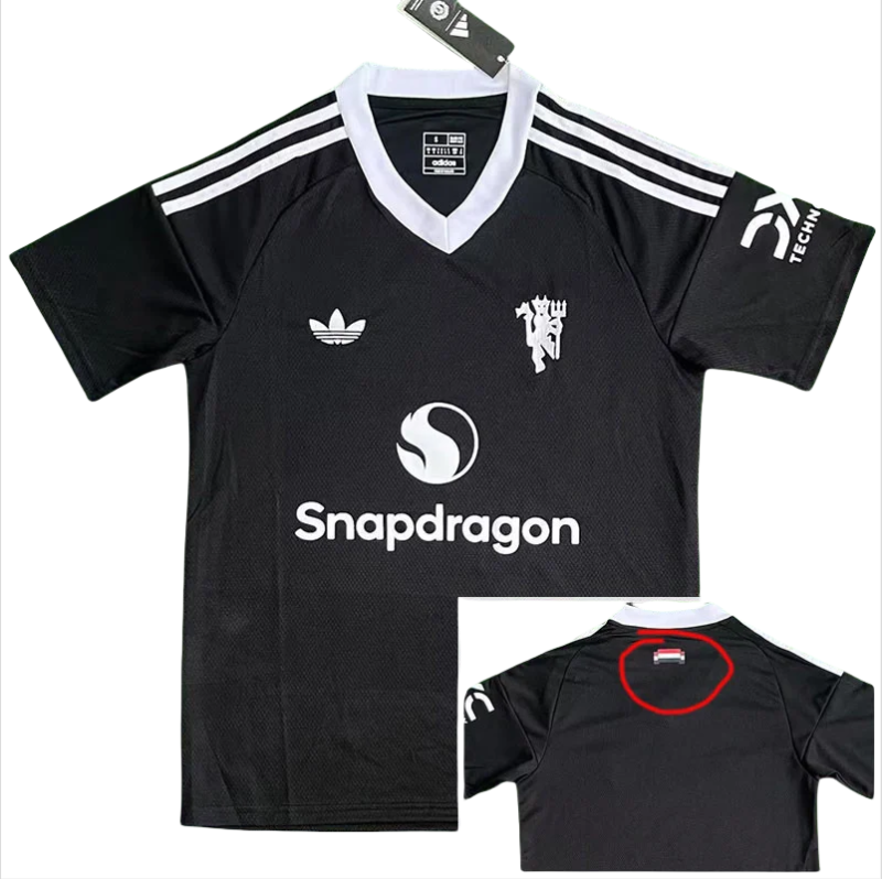 24-25 Man Utd Black Goalkeeper Fans Soccer Jersey