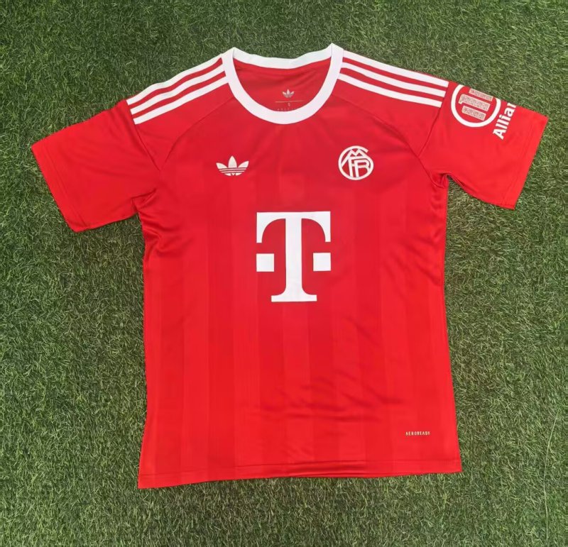 2025-26 Mens Bayern Munich red goalkeeper  soccer Jersey