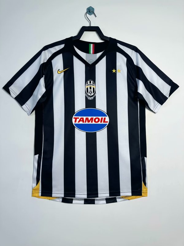 Mens Juventus home Retro soccer Jersey  2005-06