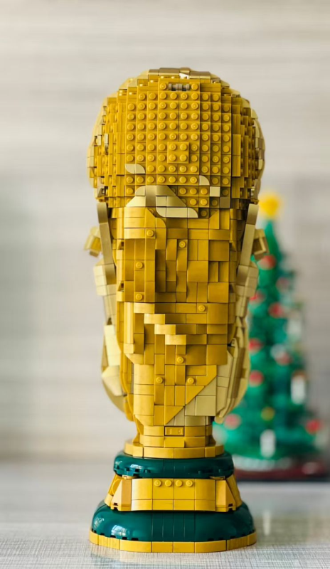 LEGO Editions Football: FIFA World Cup™ Official Trophy