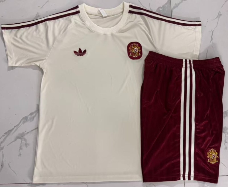 2026-27 Spain beige training Short suit J26040#