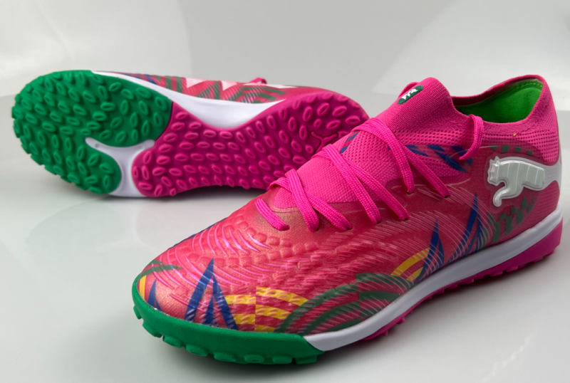 Puma FUTURE 8 ULTIMATE TF Soccer Shoes