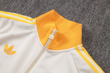2026-27 Bayern Munich Beige Long-Pull Training Suit   A26068#