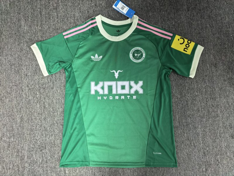 2026-27 Newcastle Goalkeeper Green Fans Soccer Jersey