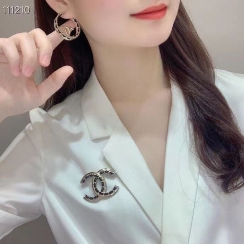 E043