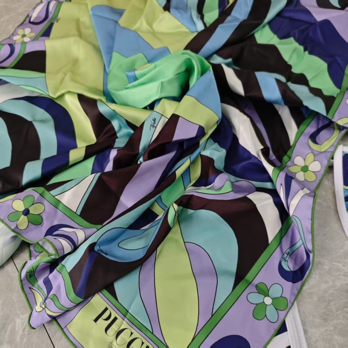 SS116 With Scarf