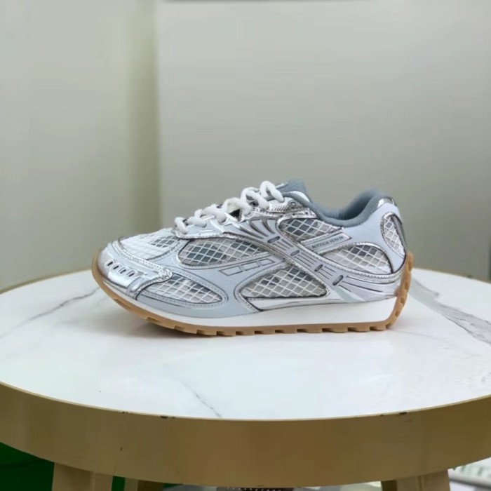 M001
