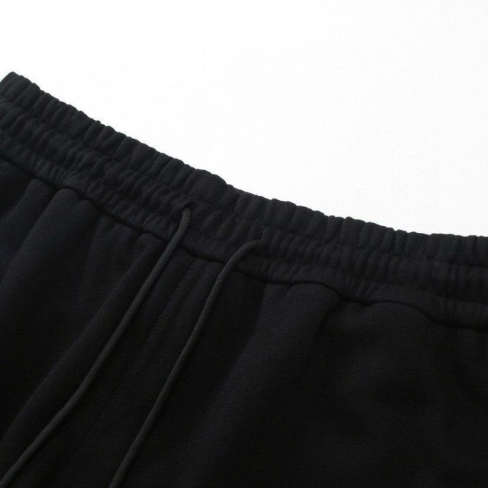 MC023