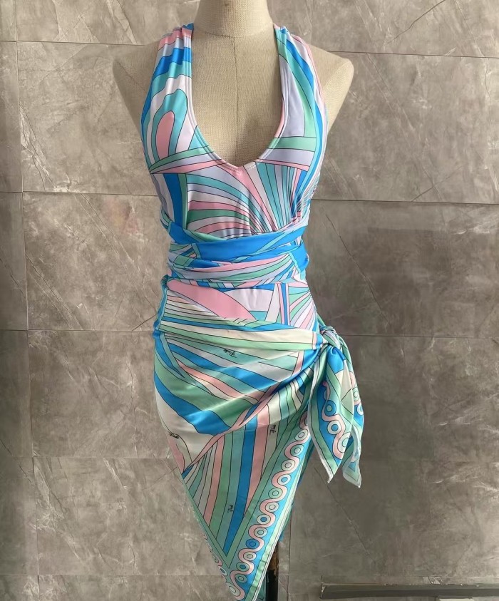 SS136 With Scarf