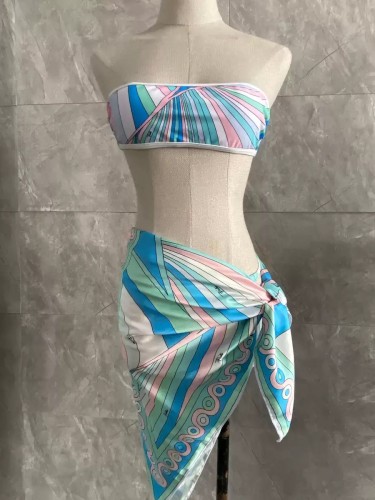 SS137 With Scarf
