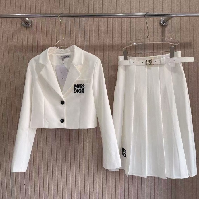 Set with belt