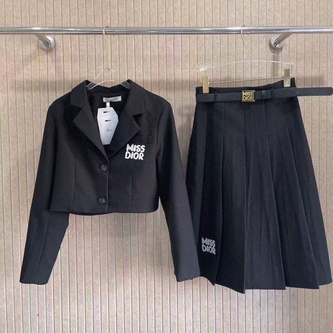 Set with belt