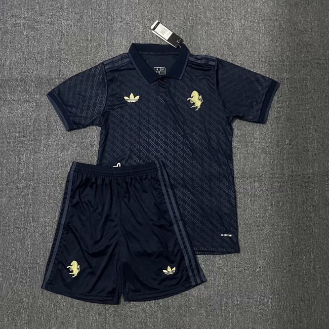24/25 Juventus third Adult set
