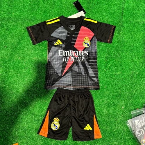 24/25 Real Madrid goalkeeper kids kit black