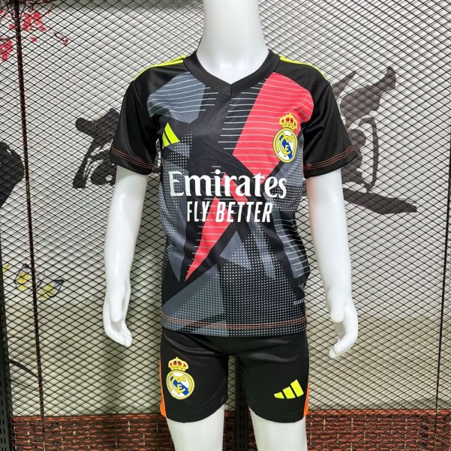 24/25 Real Madrid goalkeeper kids kit black