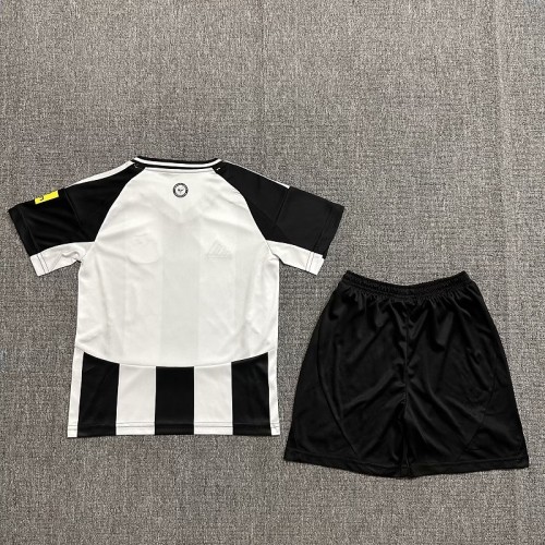 24/25 Newcastle United home kids kit