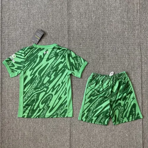 24/25 Liverpool green goalkeeper kids kit