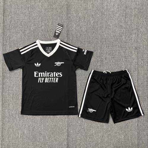 24/25 Arsenal black goalkeeper Kids kit