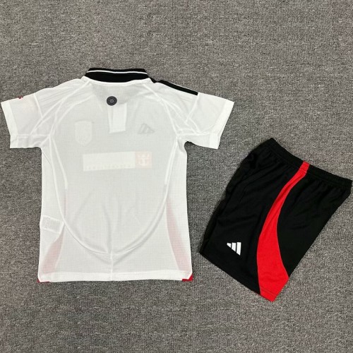 24/25 Fulham home kids kit