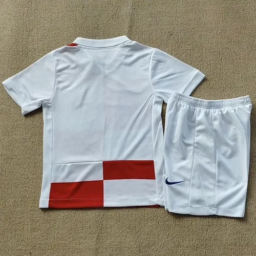 24/25 Croatia home kids kit