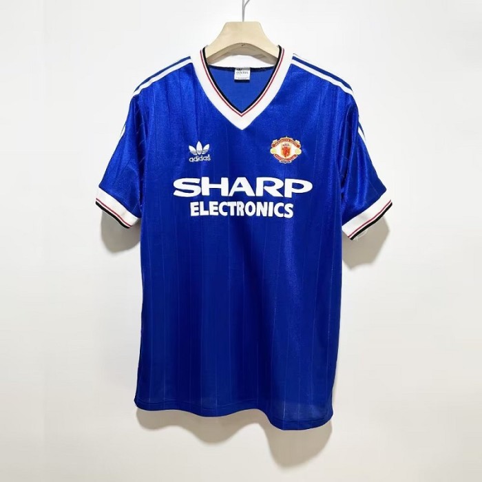 Retro 82\83 Manchester United third