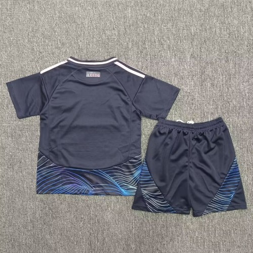 24/25 Leeds United third kids kit