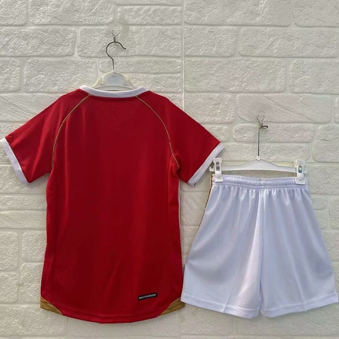 Retro 2006-07 Manchester United home kids kit