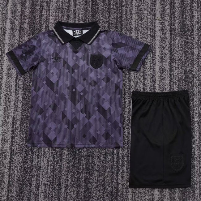 Retro 1990 England kids kit