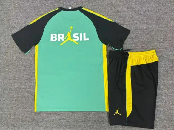 26/27 Brazil Short sleeve Adult training suit