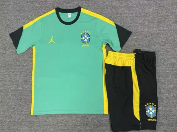 26/27 Brazil Short sleeve Adult training suit