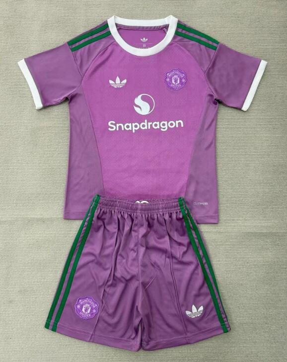 26/27 Manchester United GK kids kit