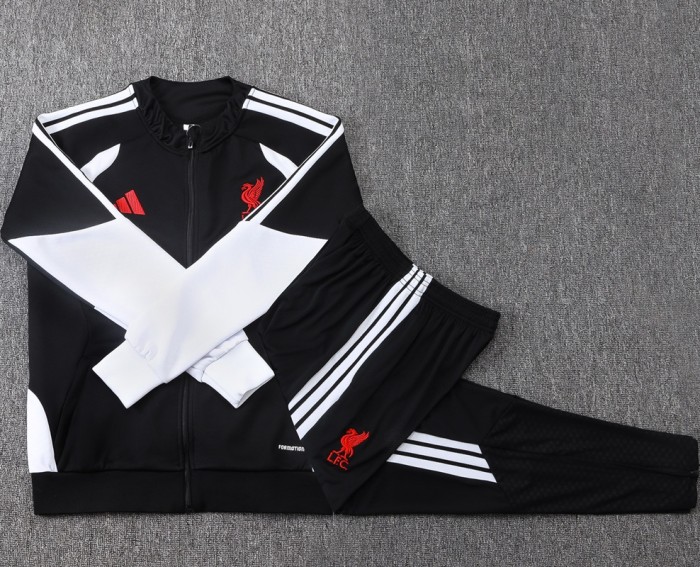 26/27Liverpool kids jacket black