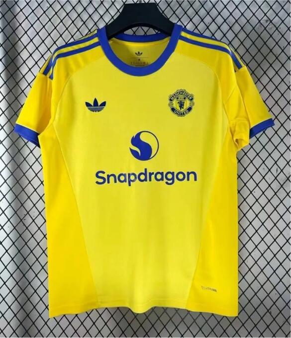 26/27 Manchester United goalkeeper yellow