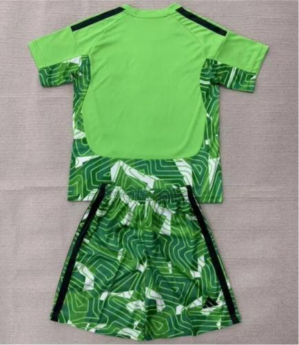 26/27 Manchester United goalkeeper kids kit green
