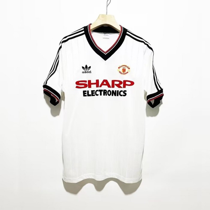 Retro 82\83 Manchester United Away
