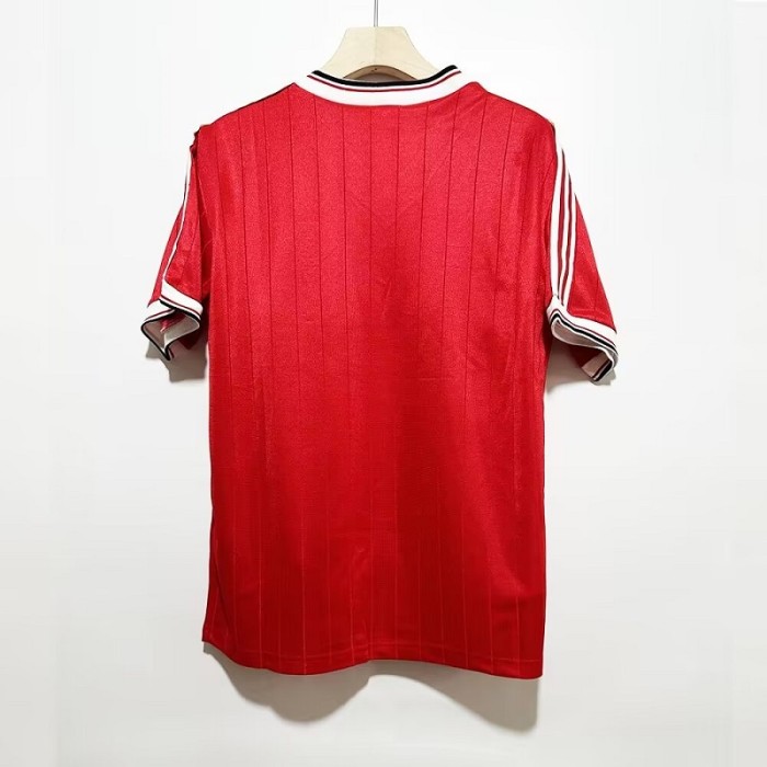 Retro 82\83 Manchester United home