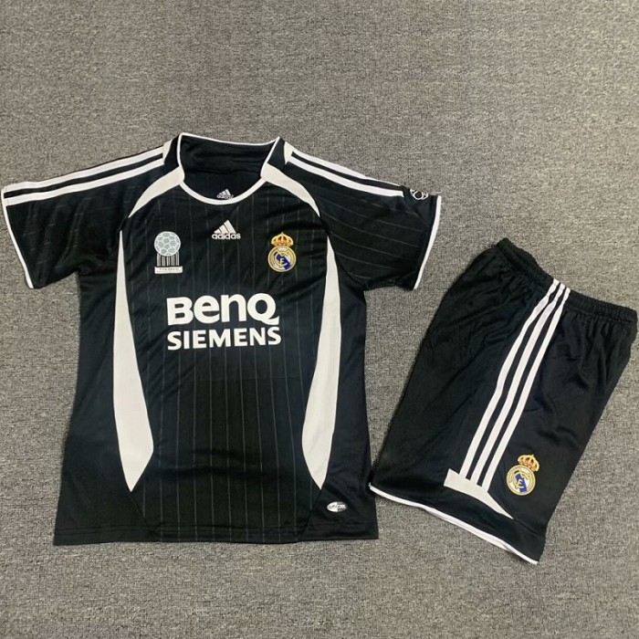 Retro 06/07 Real Madrid Away kids kit