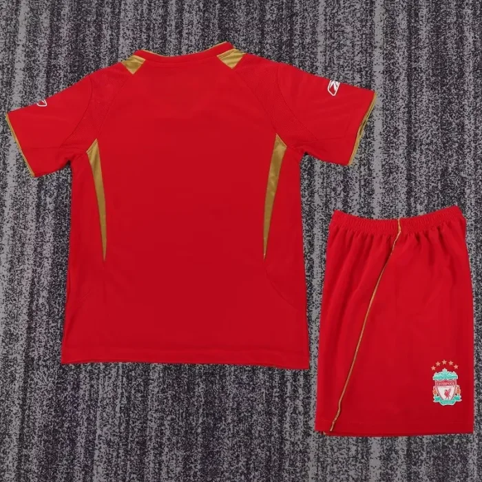 Retro 05/06 Liverpool home kids kit