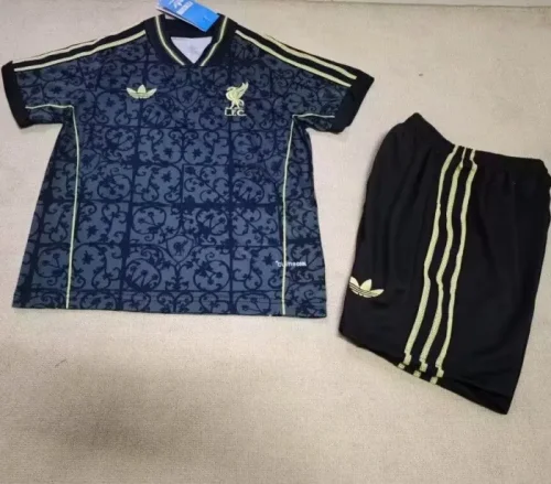 26/27 liverpool kids kit retro clover