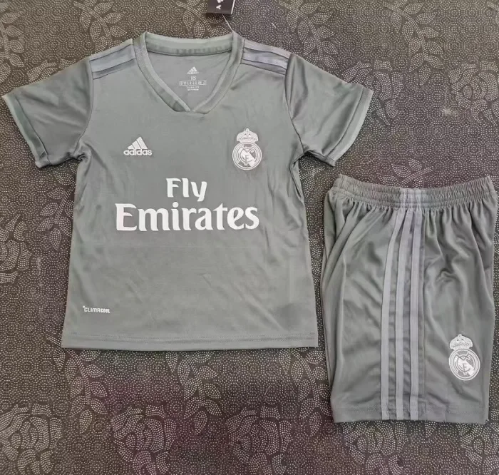 26/27 Real Madrid training kids kit