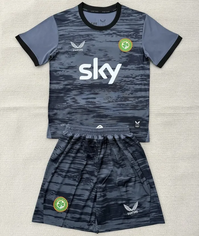 26/27 Ireland goalkeeperkids kit grey