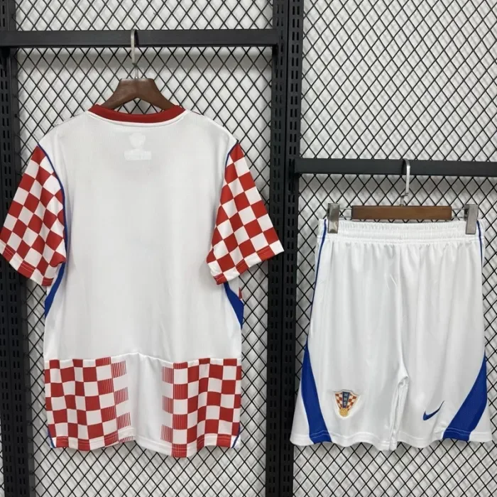 26/27 Croatia home Adult Set