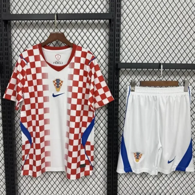 26/27 Croatia home Adult Set