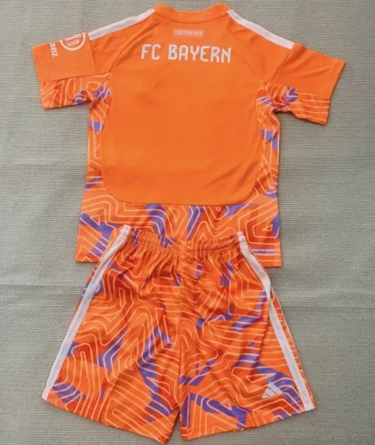 26/27 bayern munich Goalkeeper kids kit