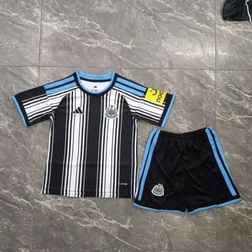 26/27 Newcastle United home kids kit