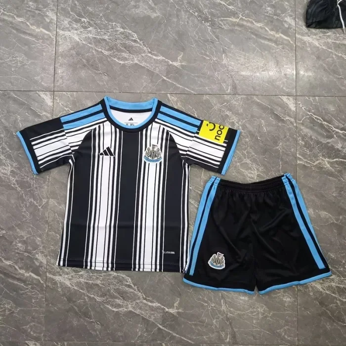 26/27 Newcastle United home kids kit