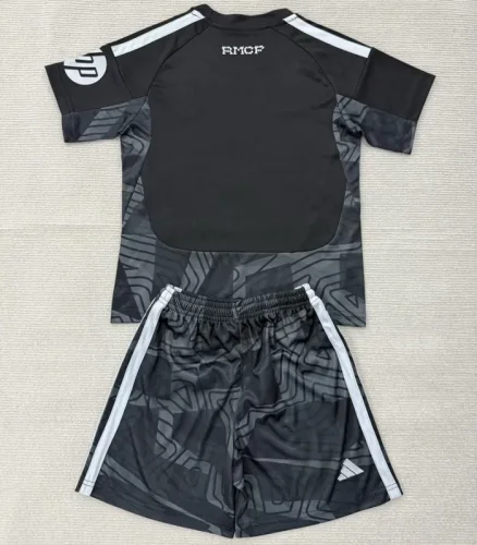26/27 Real Madrid goalkeeper Adult Set black